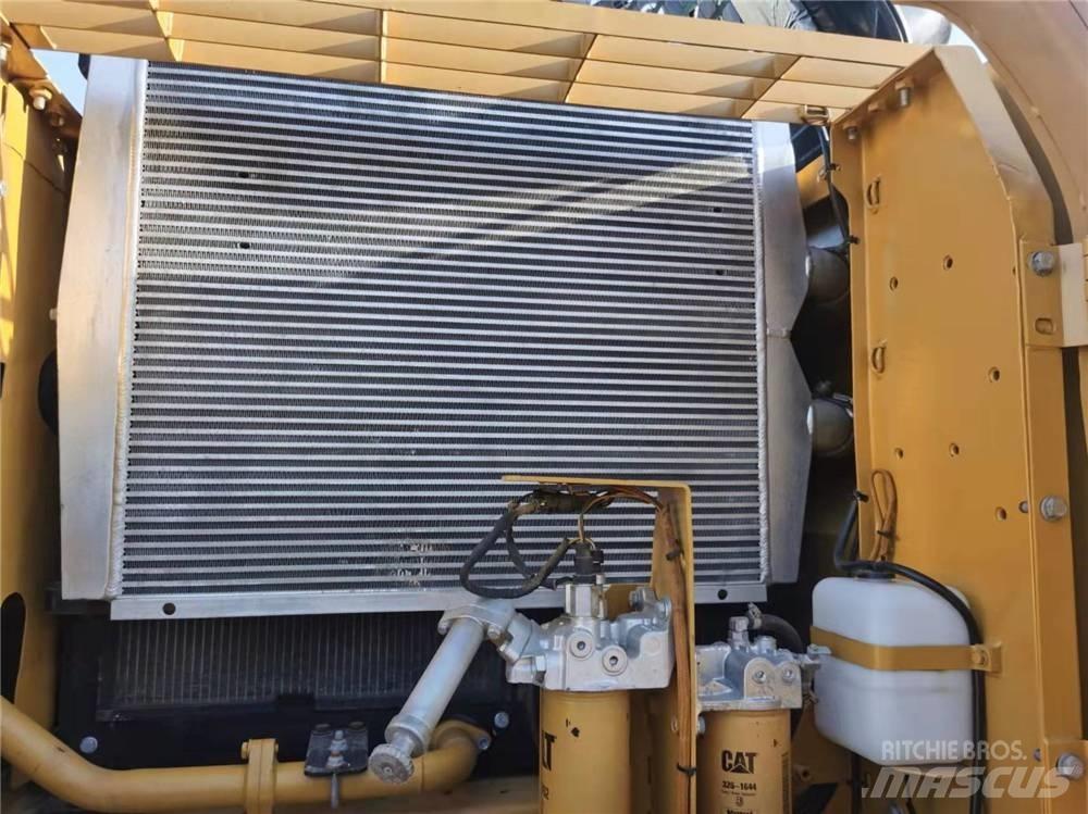 CAT 326D Bageri guseničari
