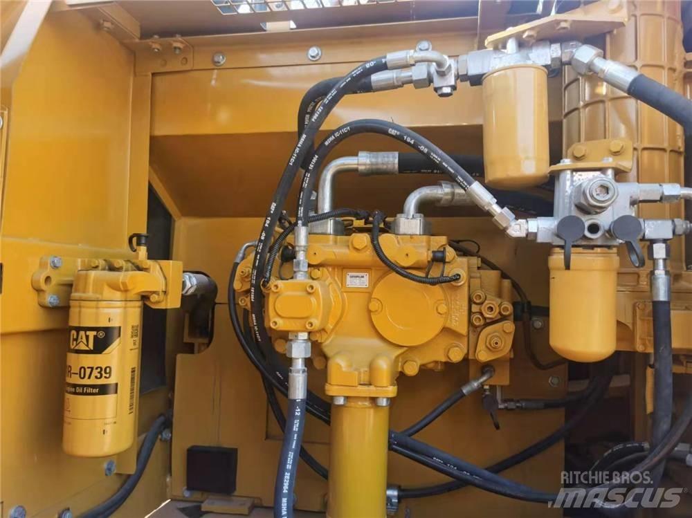 CAT 326D Bageri guseničari