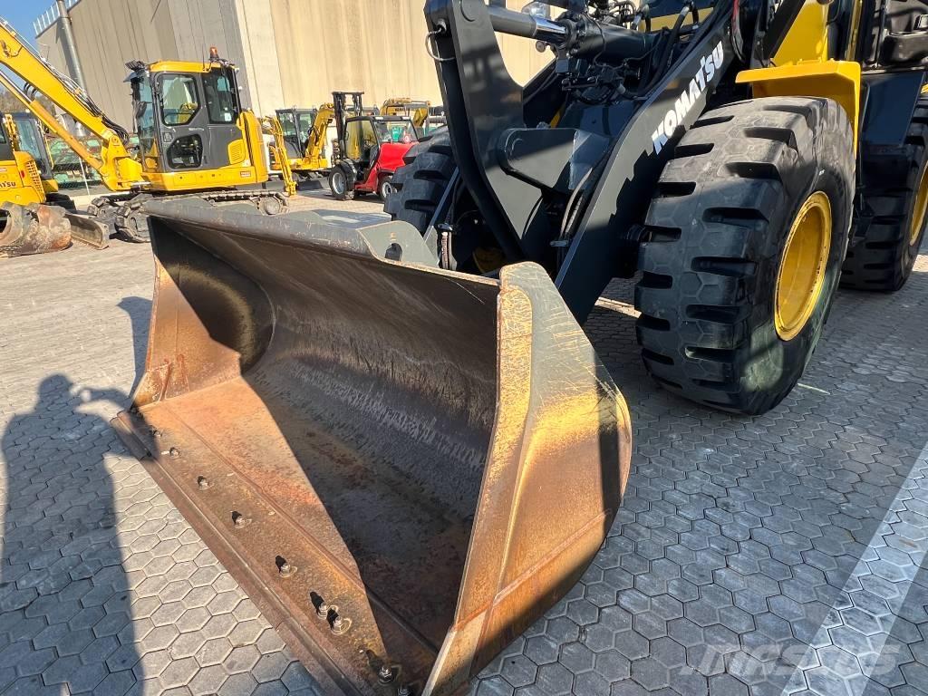 Komatsu WA 250 PZ-6 Utovarivači na točkove