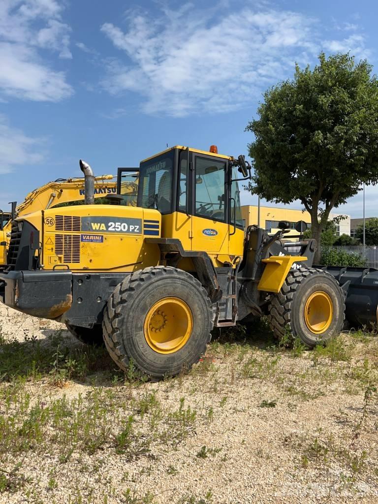 Komatsu WA 250 PZ-6 Utovarivači na točkove