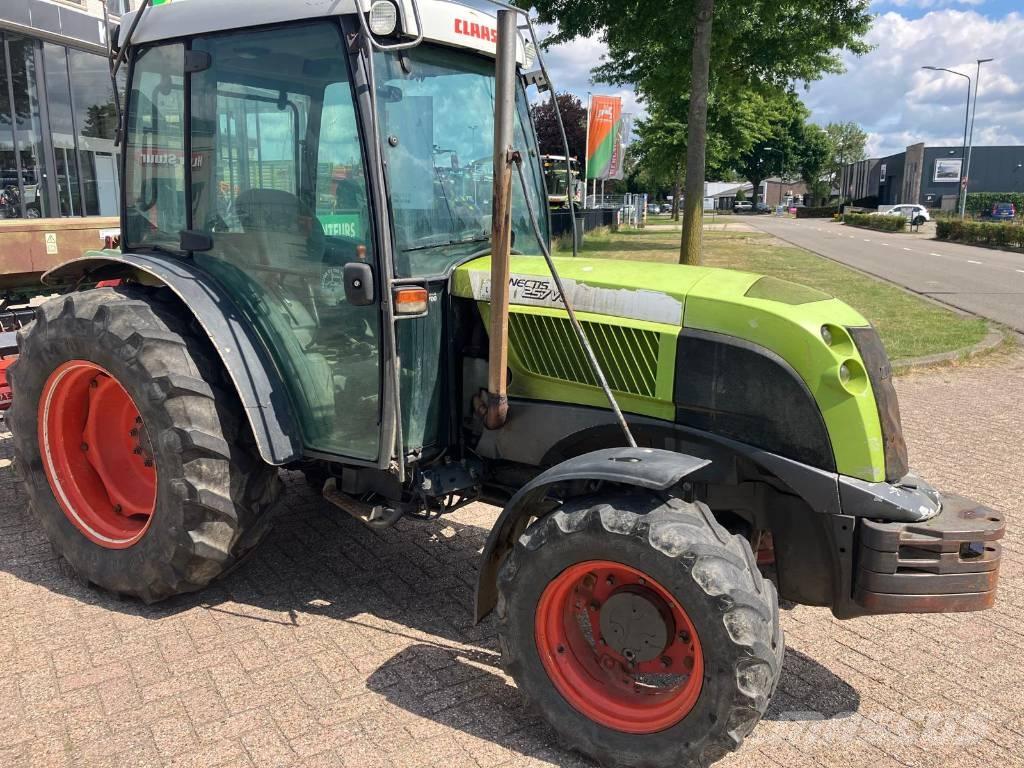 CLAAS Nectis 257 VL Traktori