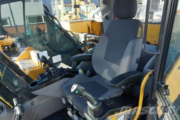 Volvo EC 250 E NL Bageri guseničari