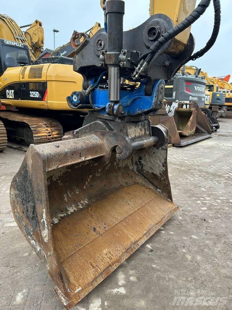 CAT M 318 F Bageri točkaši