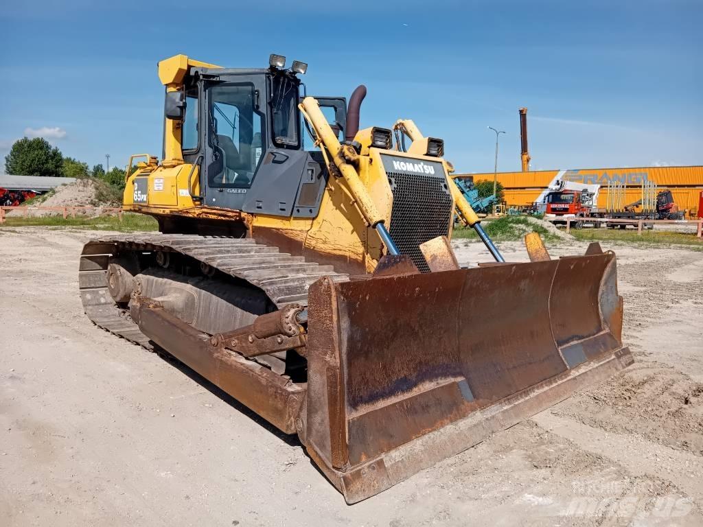 Komatsu D 65 PX-15 Buldožeri guseničari