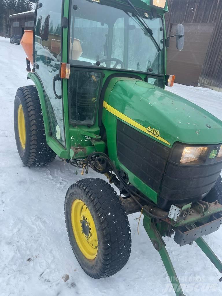 John Deere 4410 Manji traktori