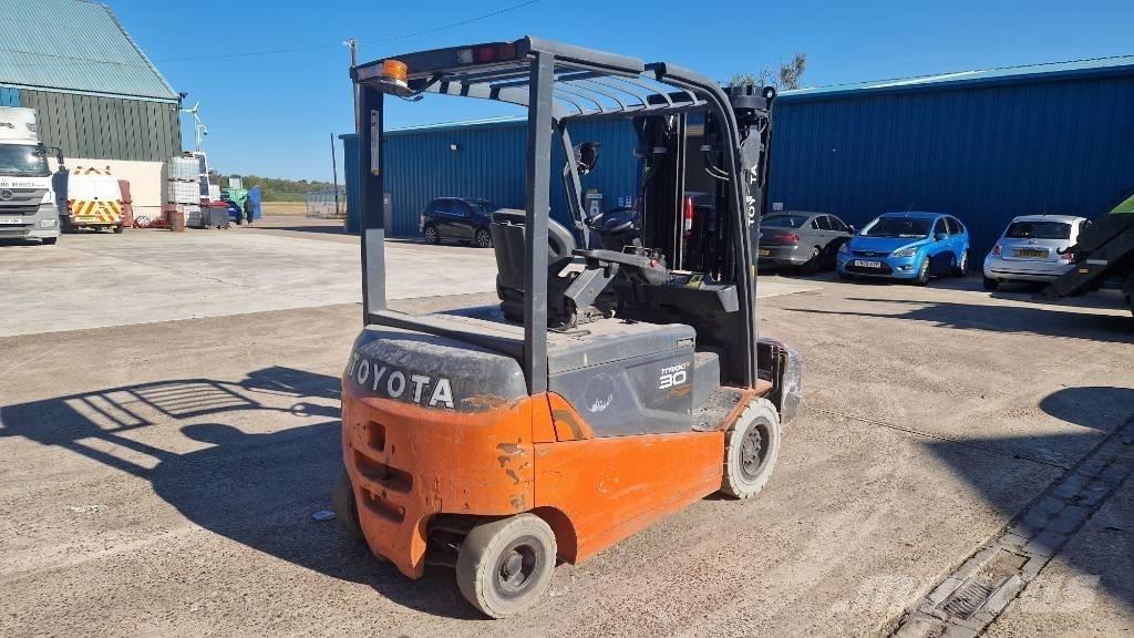 Toyota 8 FBMT 30 Električni viljuškari