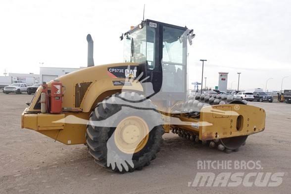CAT CP-573E Valjci sa jednim bubnjem