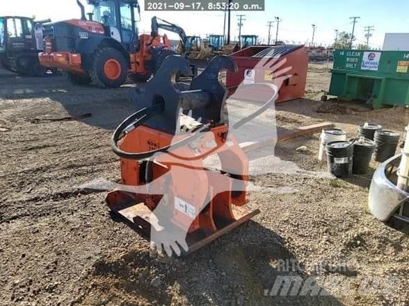 NPK C8C Vučni vibracioni valjci
