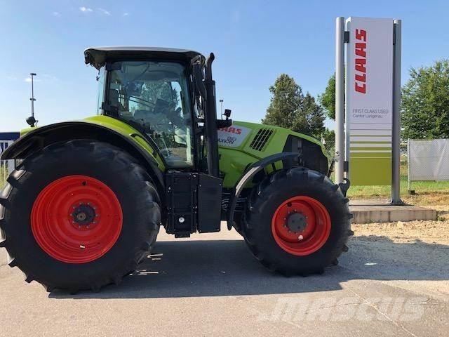 CLAAS AXION 810 Traktori