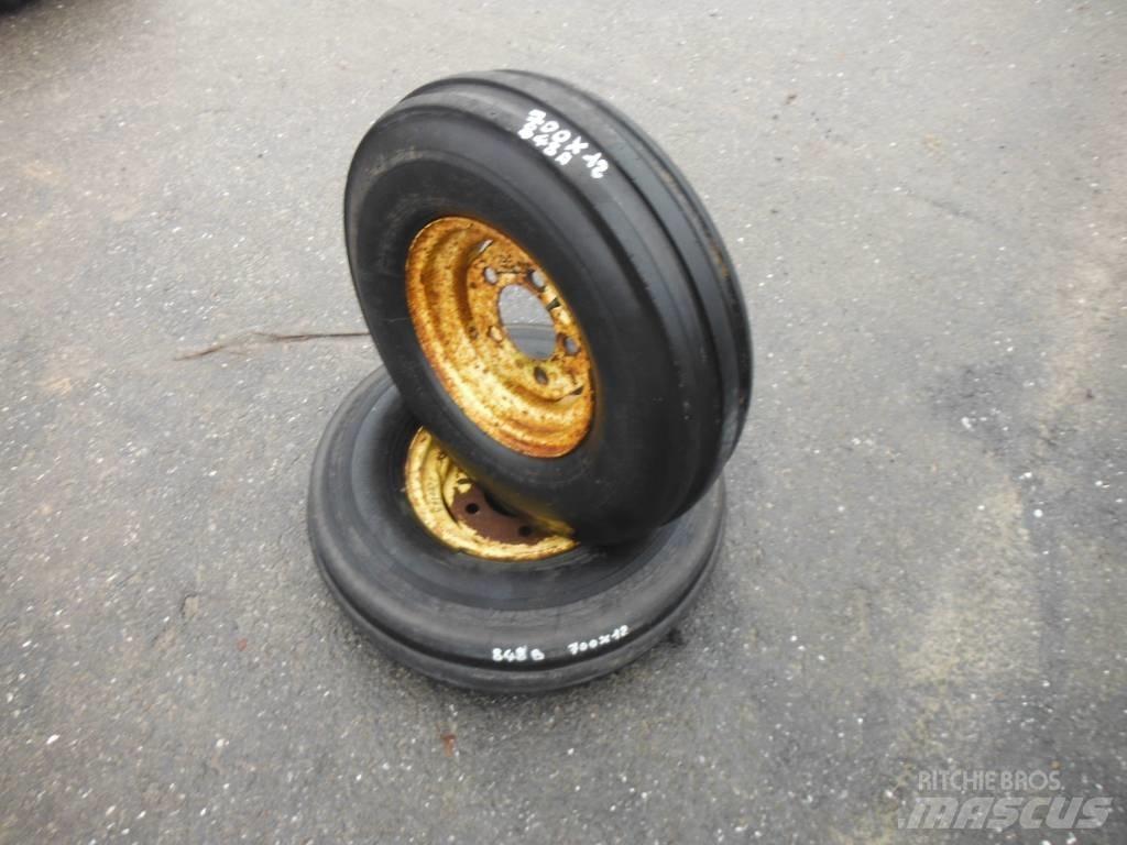 Dunlop 7.00X12 Gume, točkovi i felne
