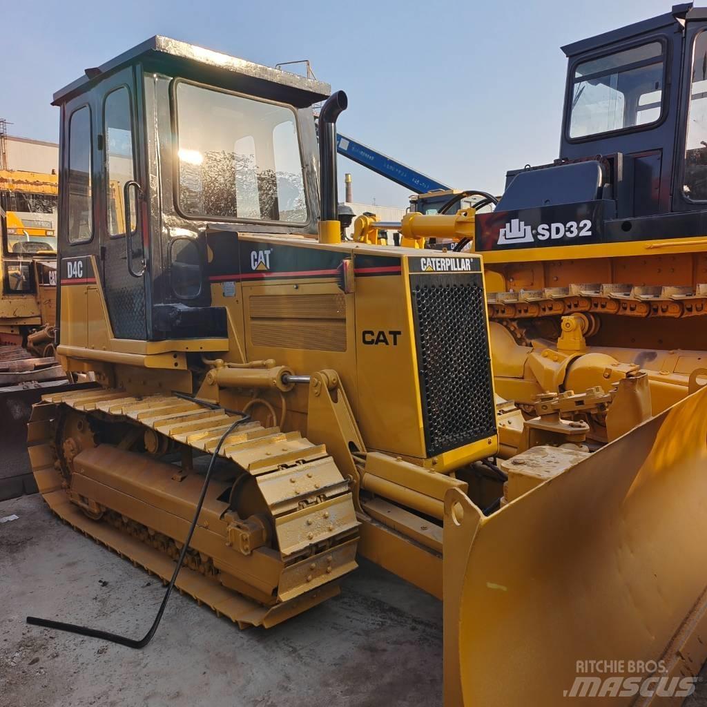 CAT D 4 C Buldožeri guseničari