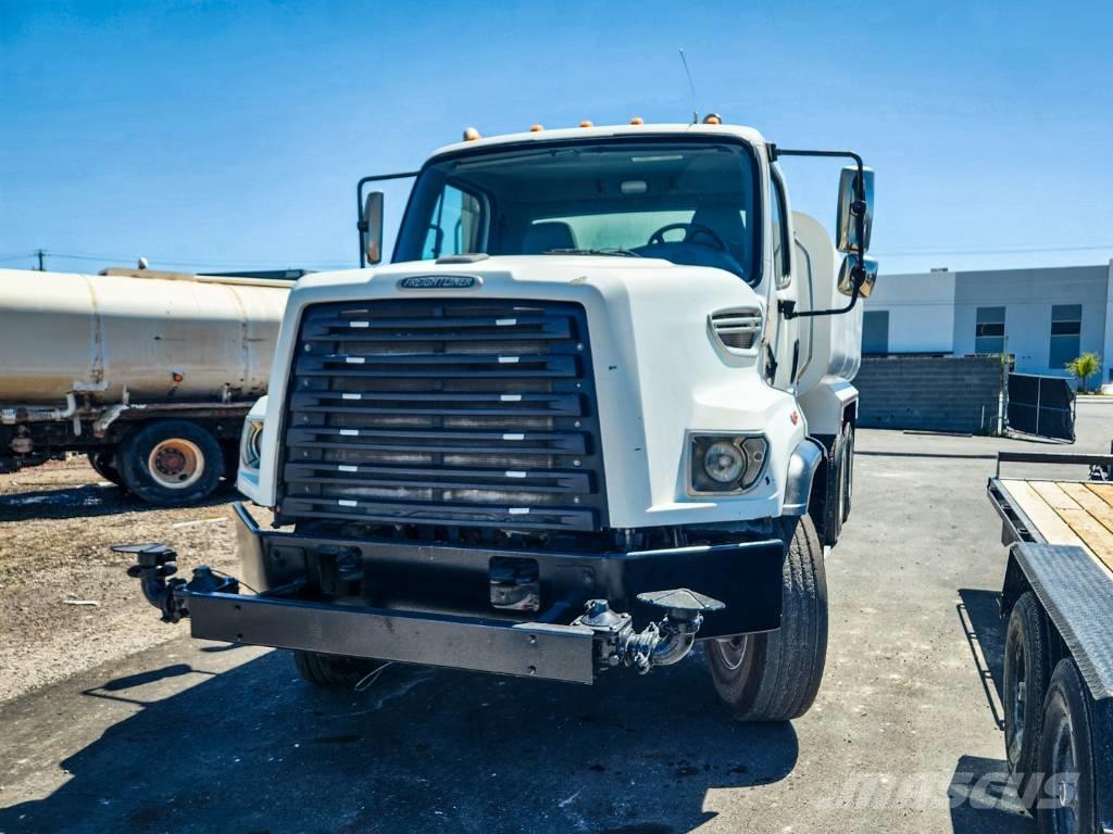 Freightliner 108 SD Kamioni za vodu