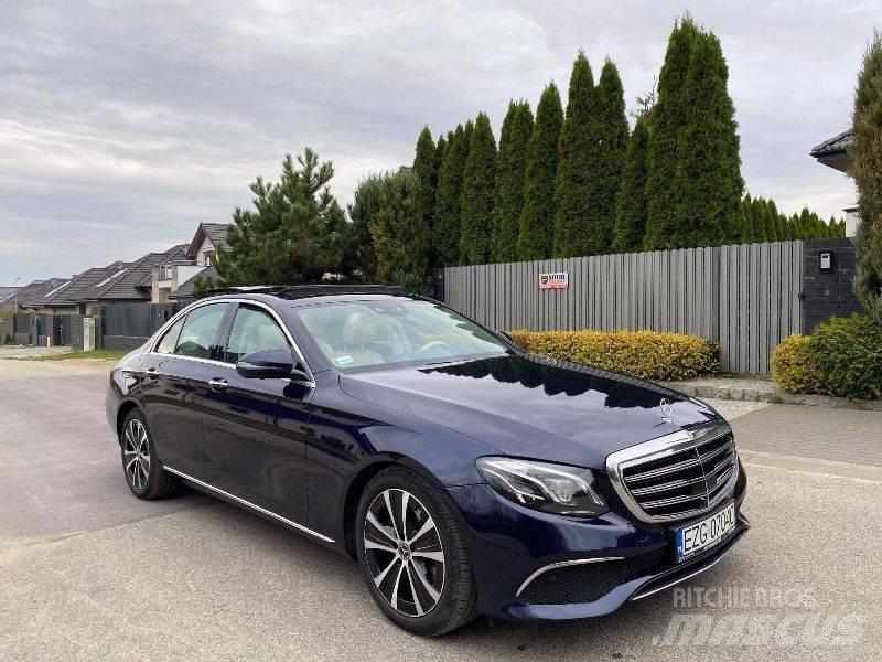Mercedes-Benz E 300D Automobili
