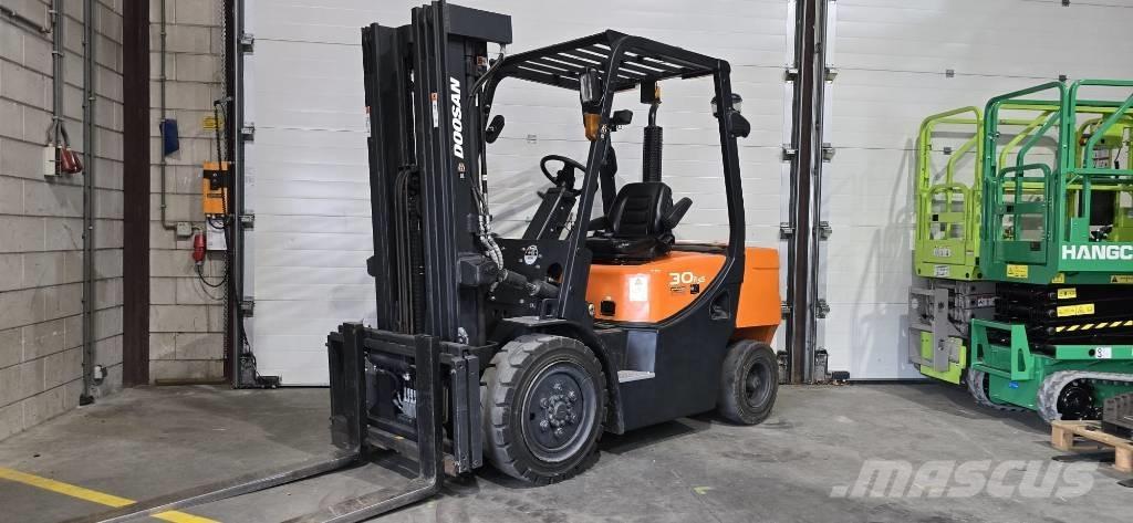 Doosan D 30 GP Dizelski viljuškari