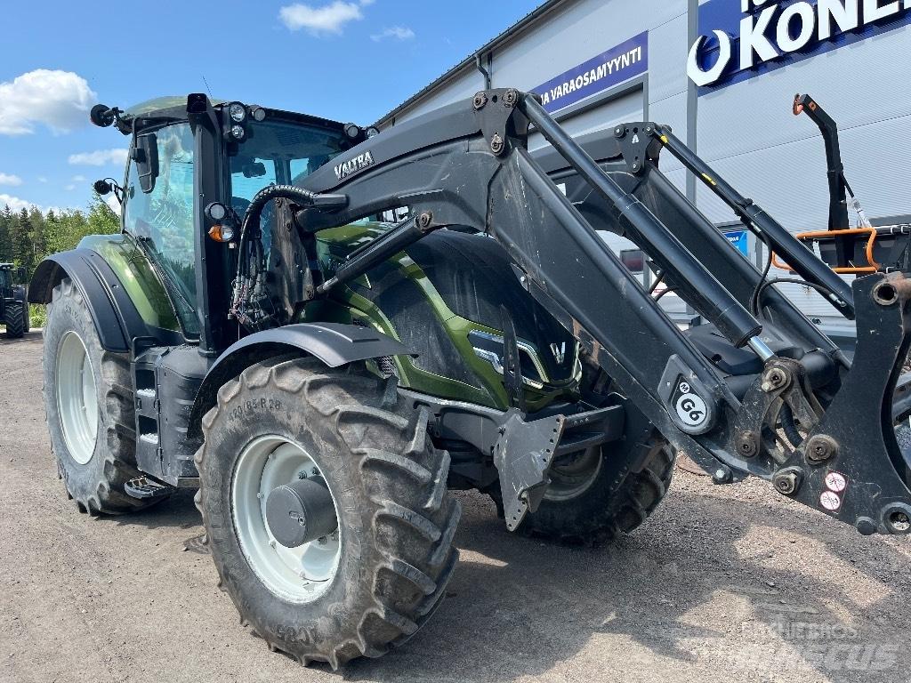 Valtra T 145 Traktori