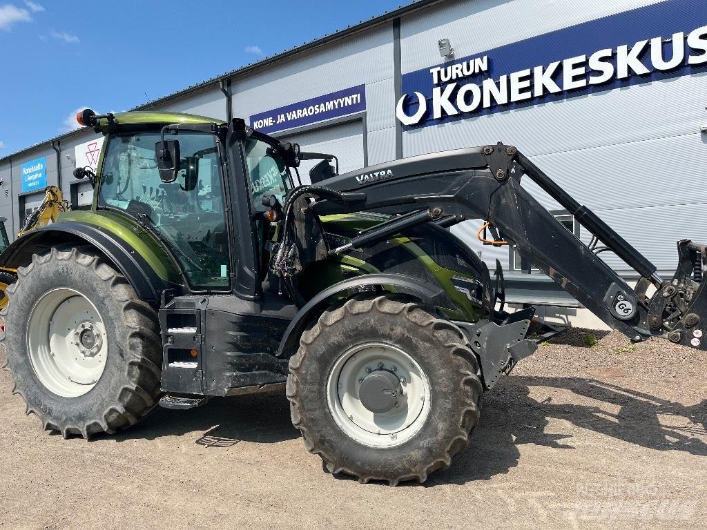 Valtra T 145 Traktori