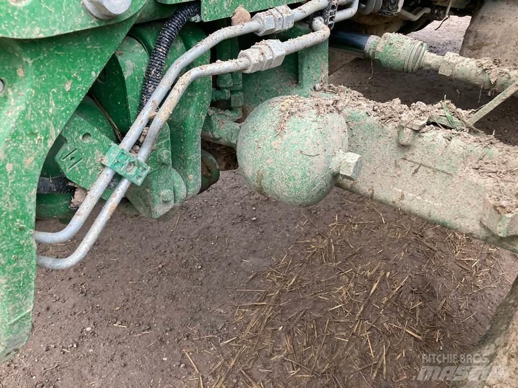 John Deere 6145R Traktori