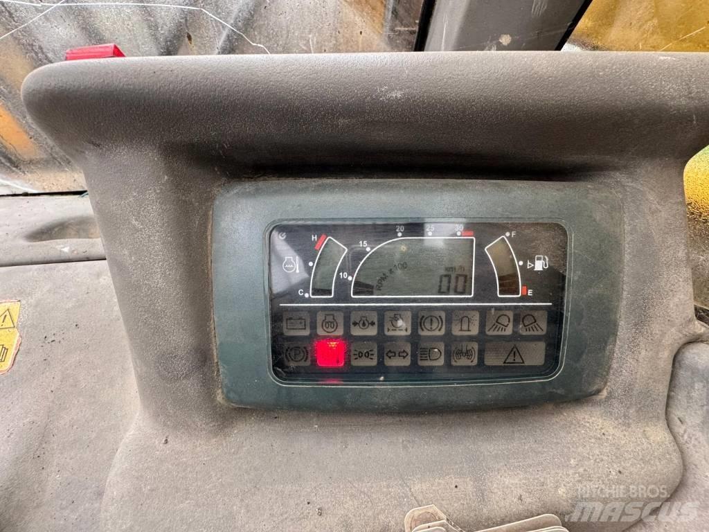 Komatsu WH 714 Teleskopski viljuškari