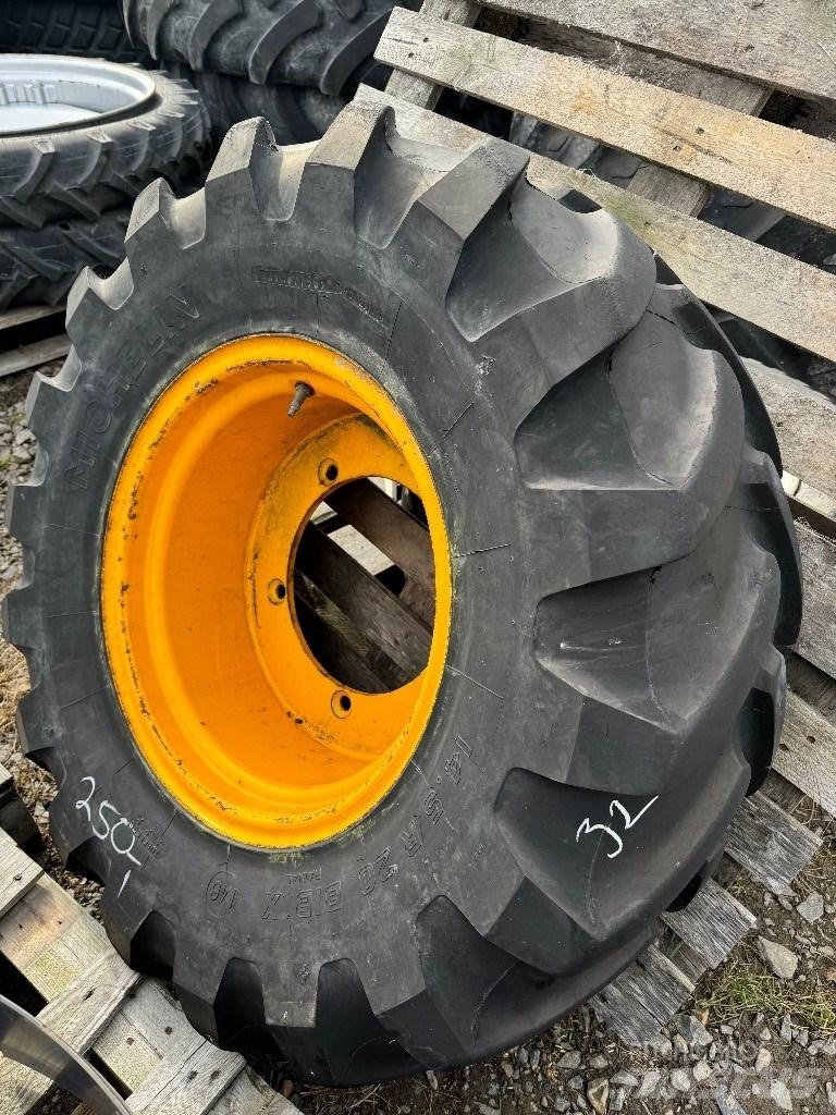 Michelin 14.5R20 Gume, točkovi i felne