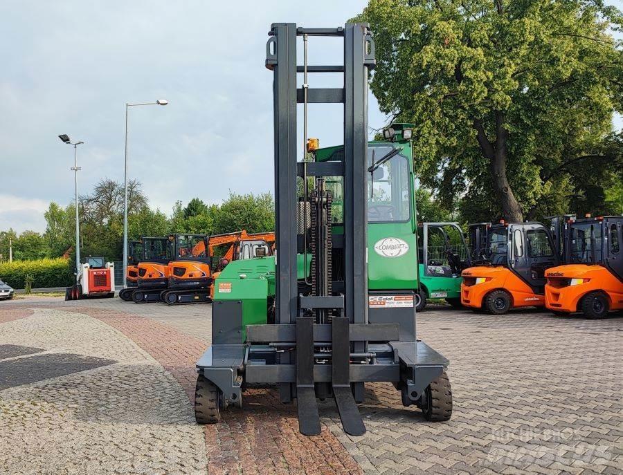 Combilift C4000 Viljuškari sa 4-stranskim dohvatom