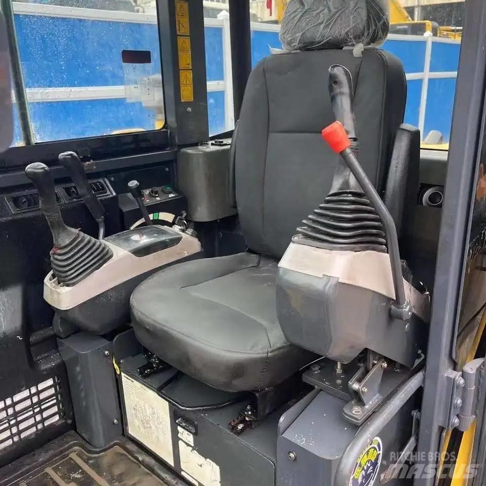 Komatsu PC56-7 Bageri guseničari