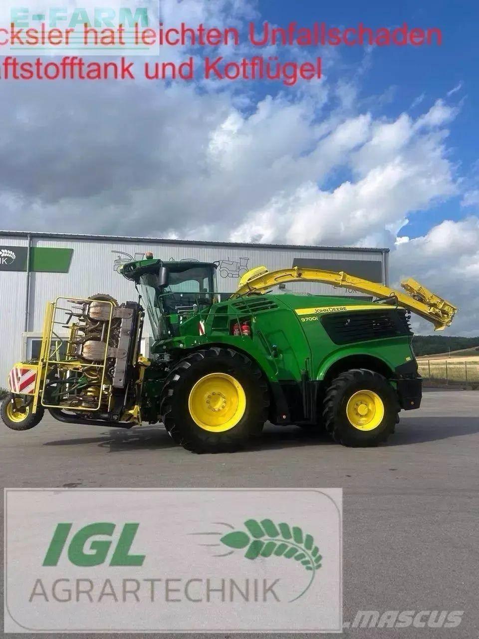John Deere 9700 i Mašine za stočnu hranu sa sopstvenim pogonom