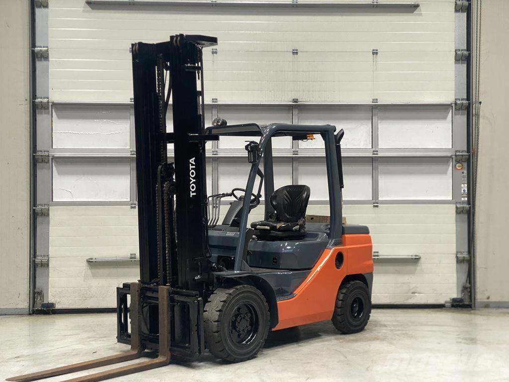 Toyota 52-8FDF30 Dizelski viljuškari