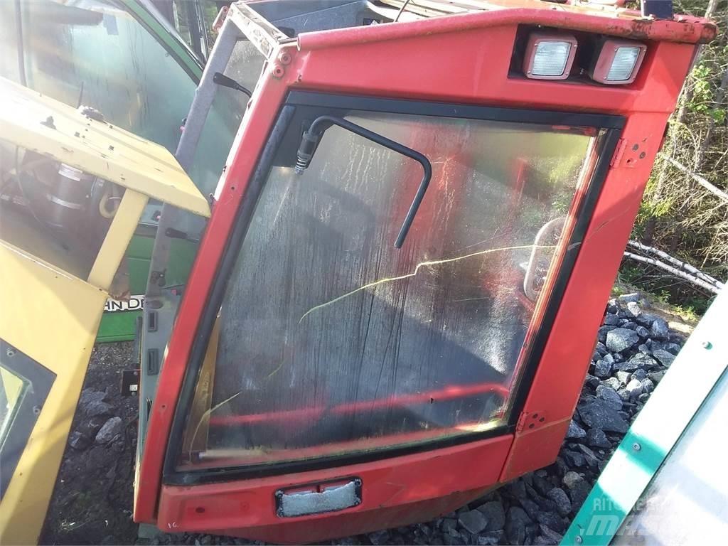 Komatsu 911.5 Kabine i unutrašnjost