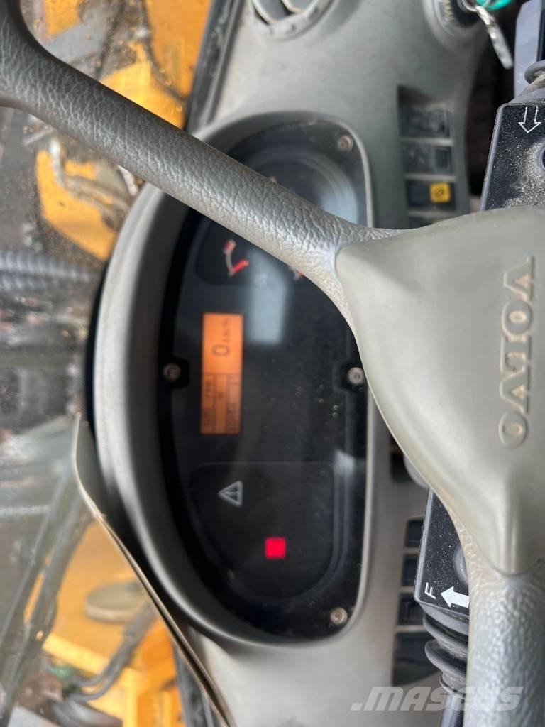 Volvo L 220 E Utovarivači na točkove