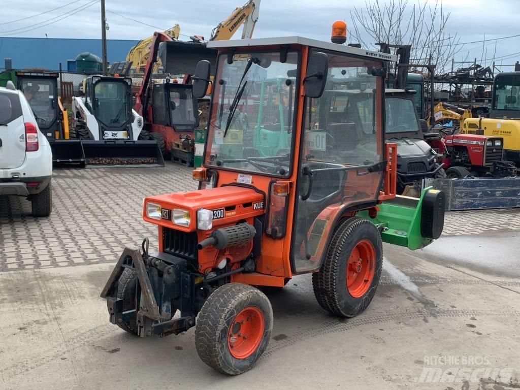 Kubota B 4200 Traktori