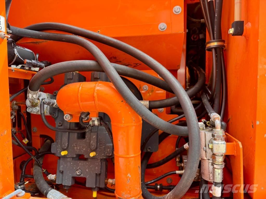 Doosan DX 160 W Bageri točkaši