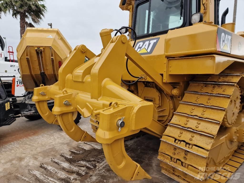 CAT D 6 T XL Buldožeri guseničari