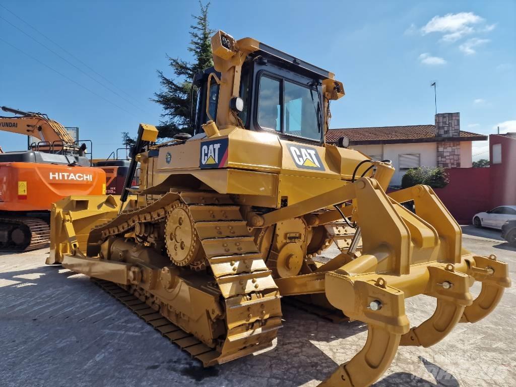 CAT D 6 T XL Buldožeri guseničari