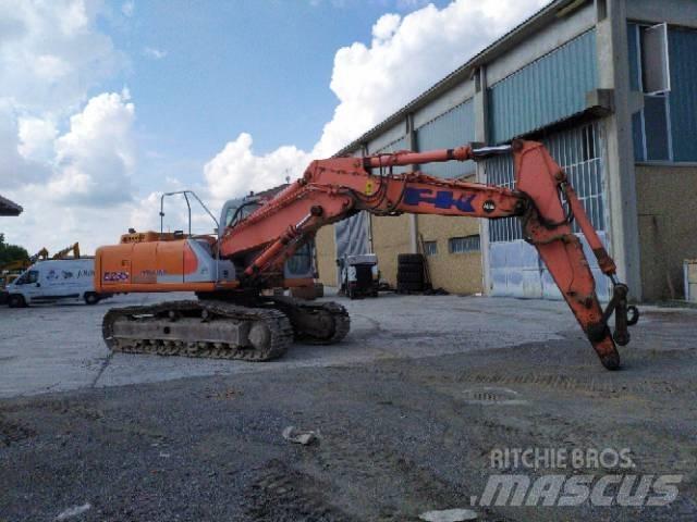 Fiat-Kobelco E 235 Bageri guseničari