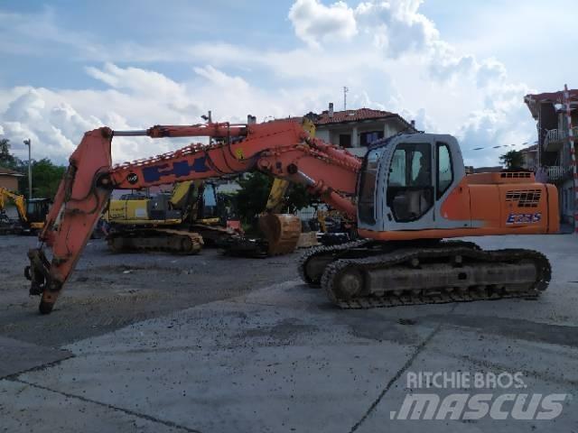 Fiat-Kobelco E 235 Bageri guseničari