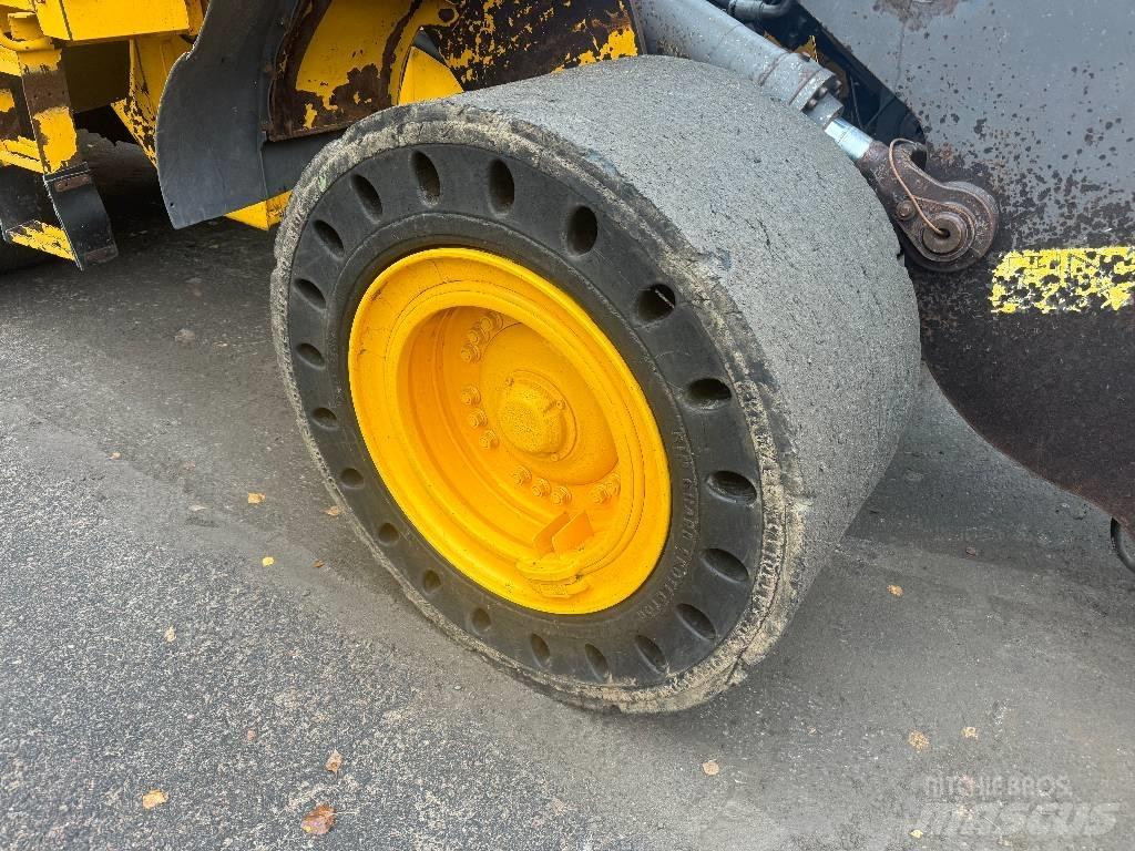 Volvo L 120 F Utovarivači na točkove