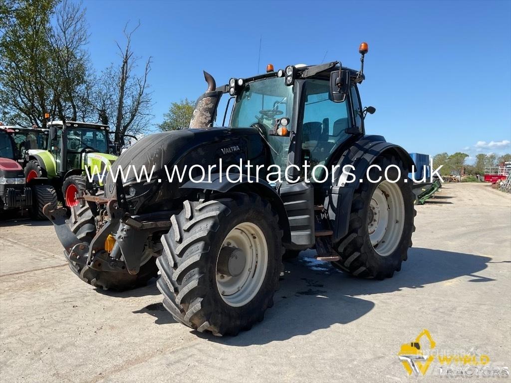 Valtra T 234 Traktori