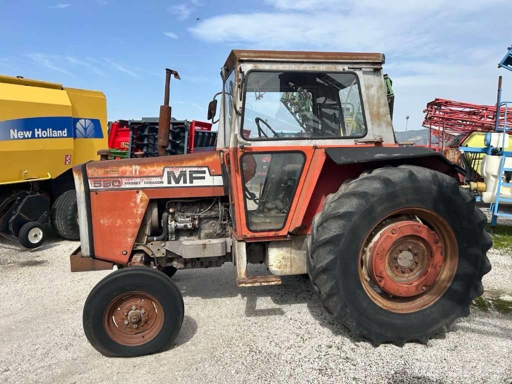 Massey Ferguson 590 Traktori