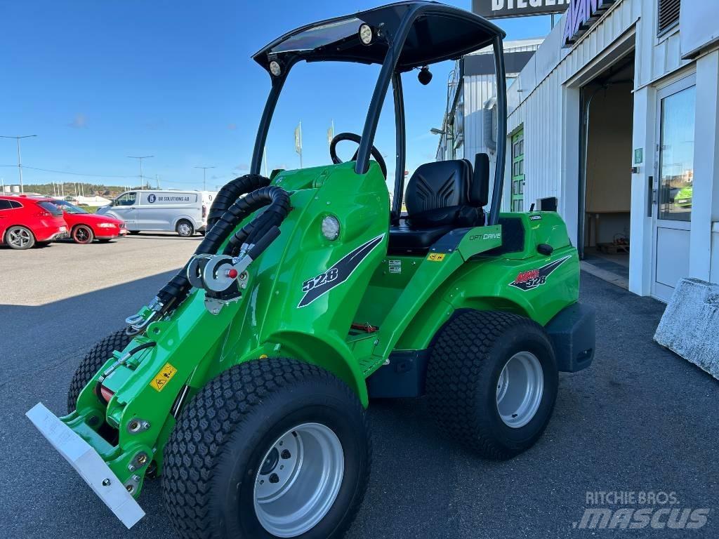Avant 528 Skid steer mini utovarivači