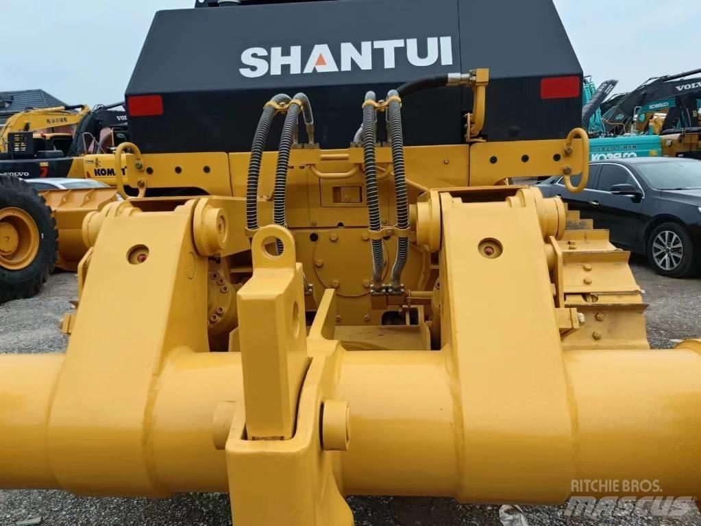 Shantui D22 Buldožeri guseničari
