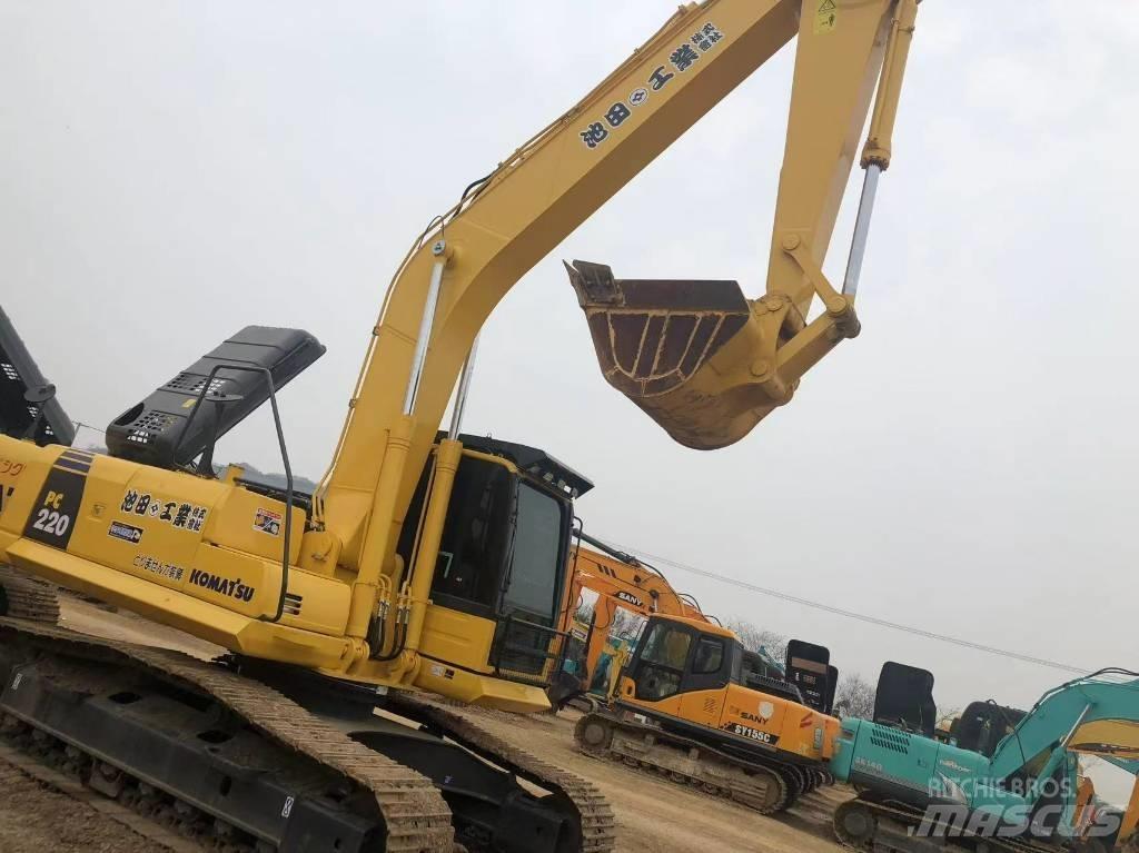 Komatsu 220-8 Bageri guseničari