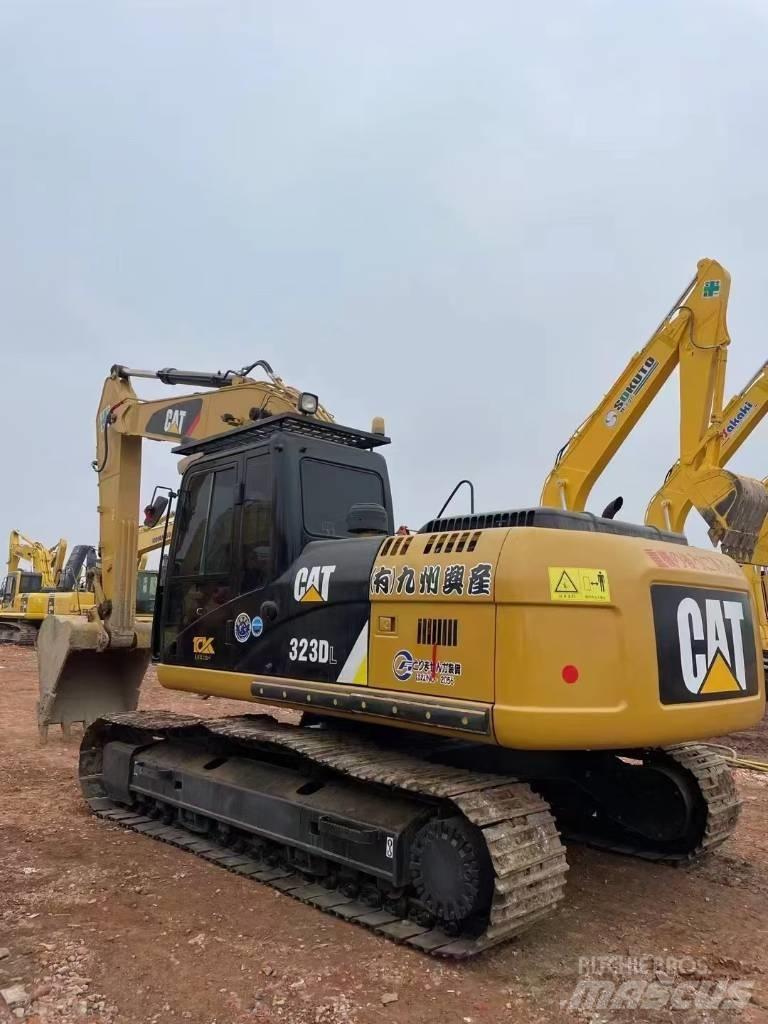 CAT 323 D L Bageri guseničari