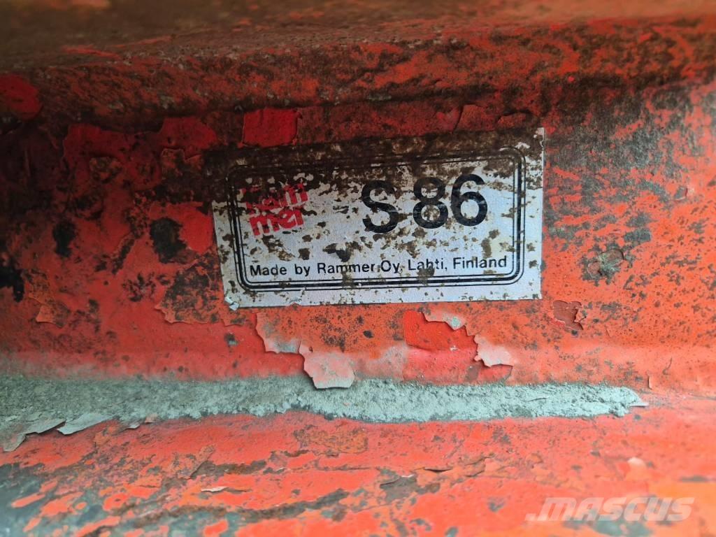 Rammer S 86 Čekići