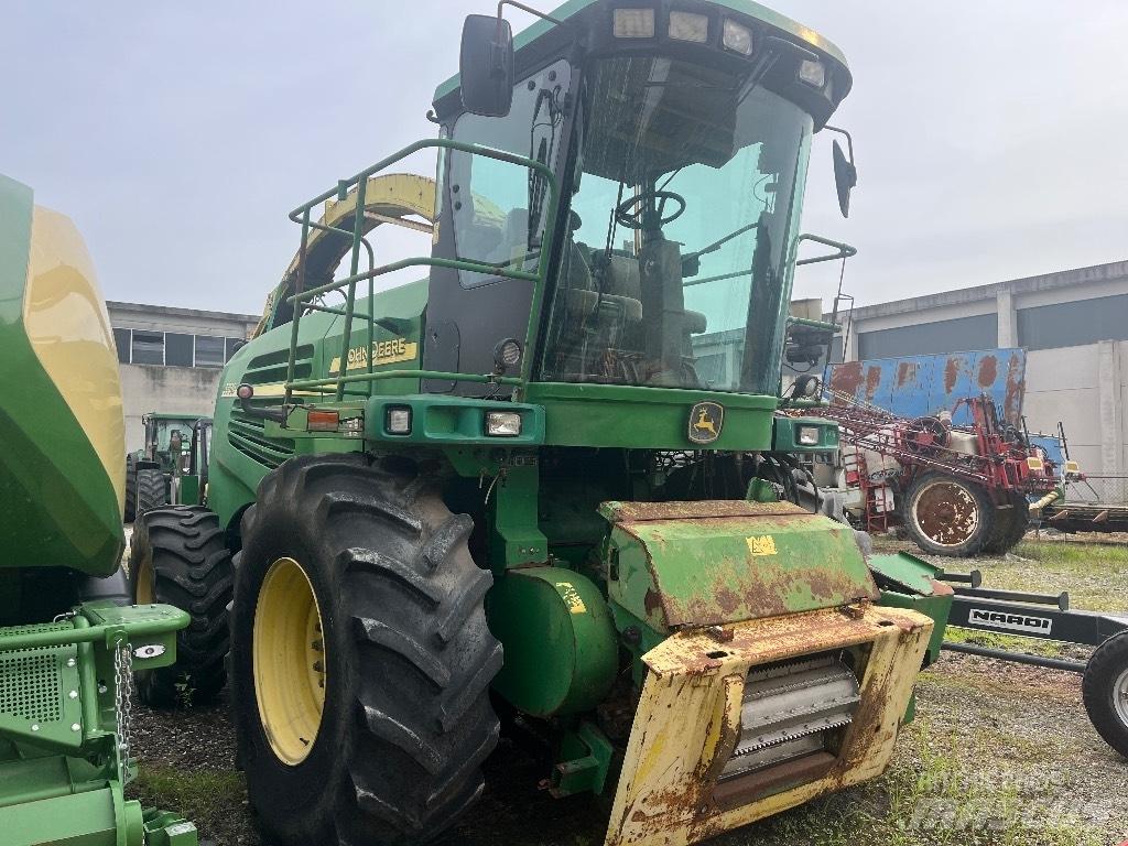 John Deere 7700 Mašine za stočnu hranu sa sopstvenim pogonom