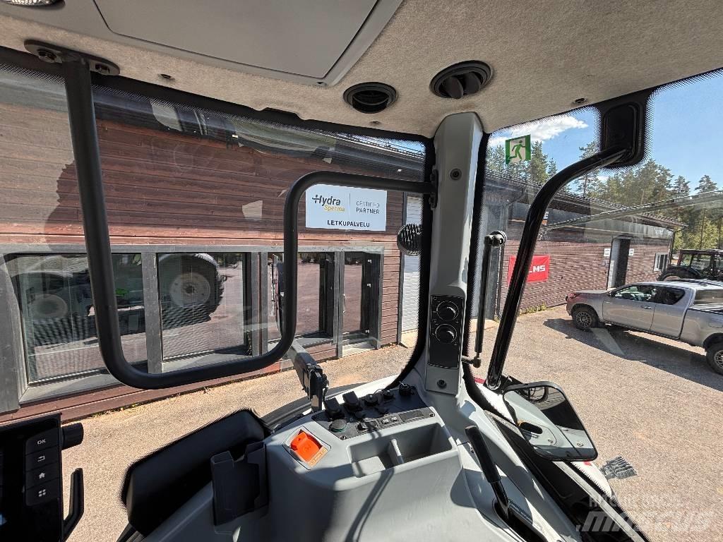 Valtra Q 305 Traktori
