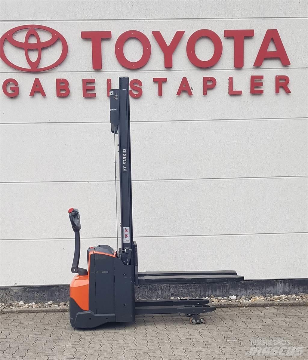 Toyota SWE120L Ručni električni viljuškar