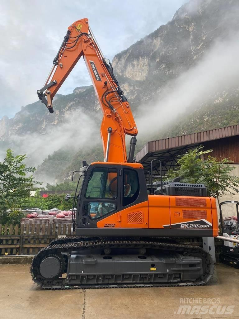 Develon DX 245 NHD-7 Bageri guseničari