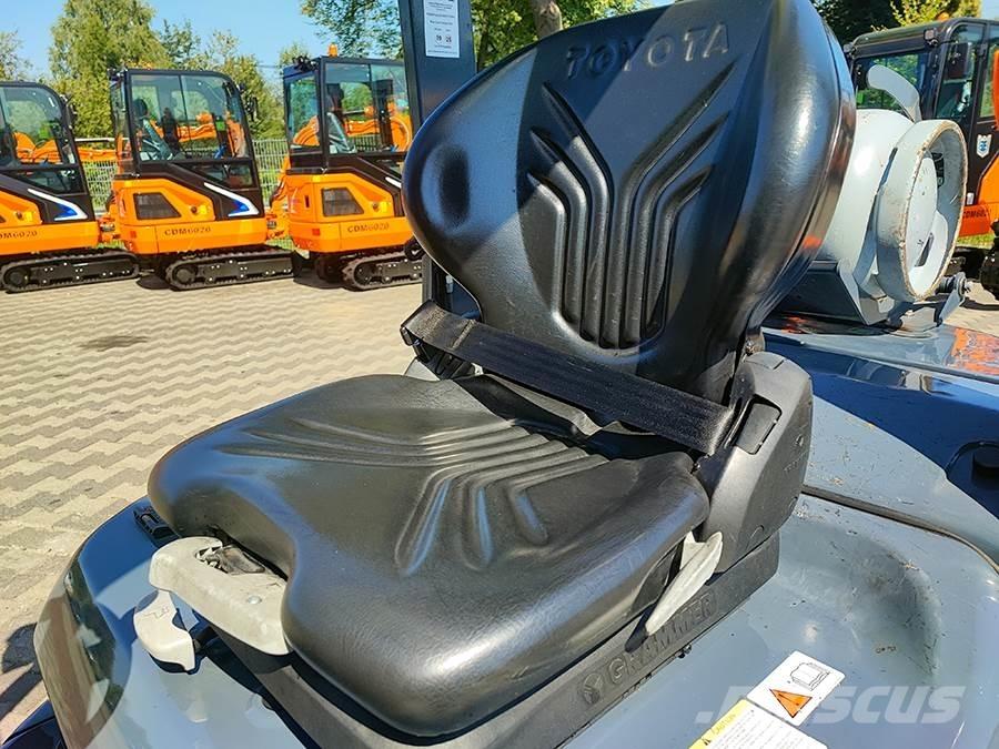 Toyota 02-8FGF25 Plinski viljuškari