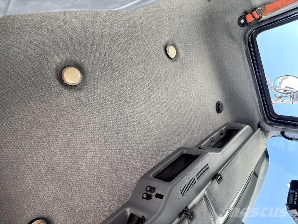 Mack CHU 613 Šleperi za vozila