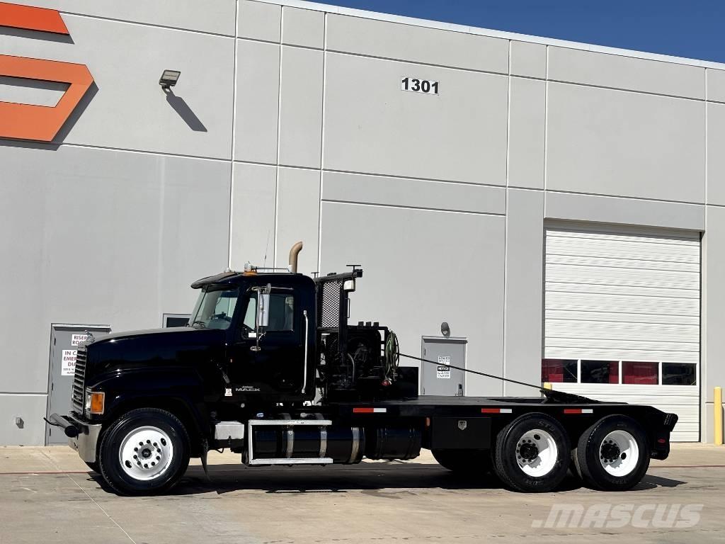 Mack CHU 613 Šleperi za vozila